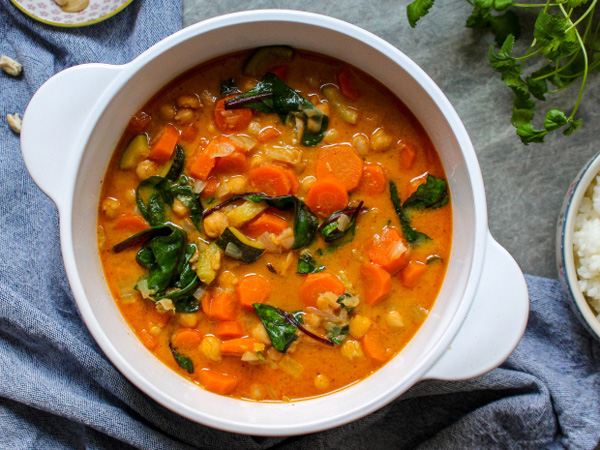 Vegan batch cooking recipes Nourishing Amy Chickpea carrot and chard thai curry