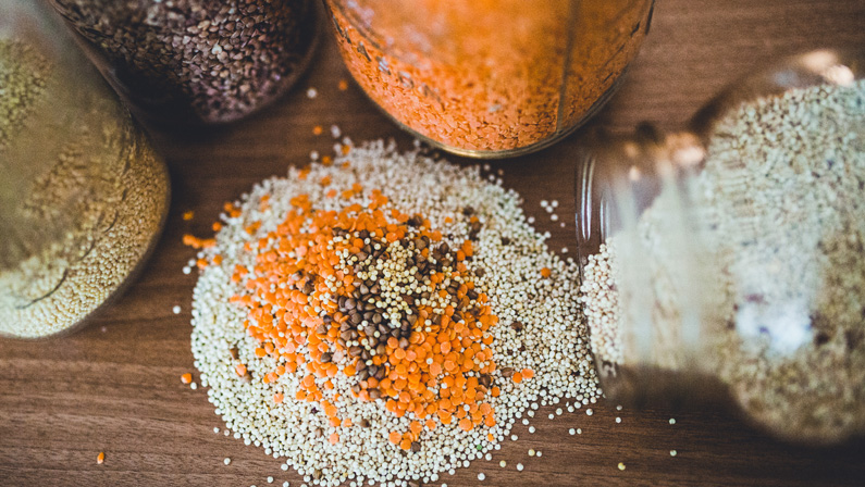 Zero-waste cooking vegan - Jars with grains