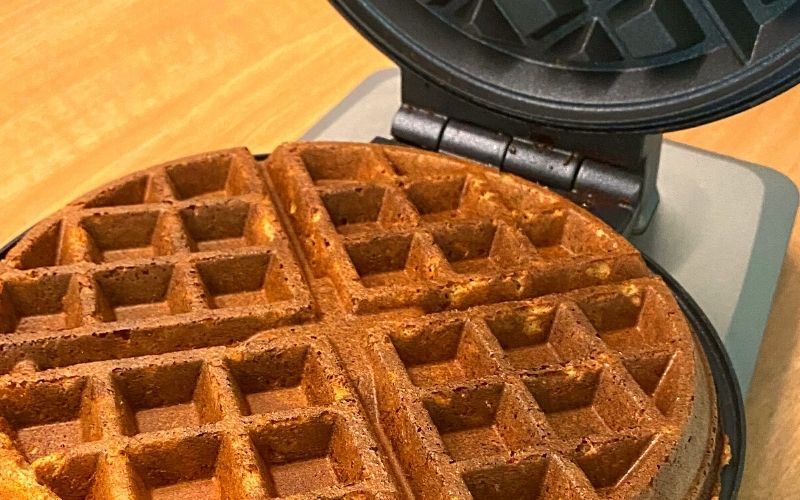 UPDATED: How to make super healthy vegan blender waffles with only whole foods (also gluten-free and zero-waste)