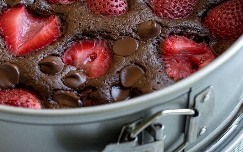 Replace eggs - My Quiet Kitchen's Vegan chocolate cake with strawberries